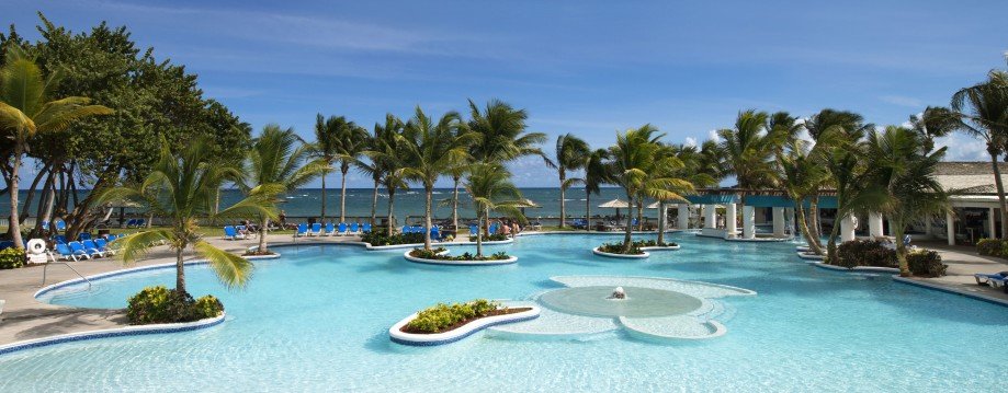 All inclusive hotel, zwembad, zee en strand