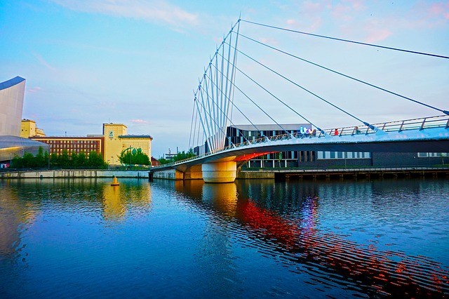 Manchester brug haven rivier