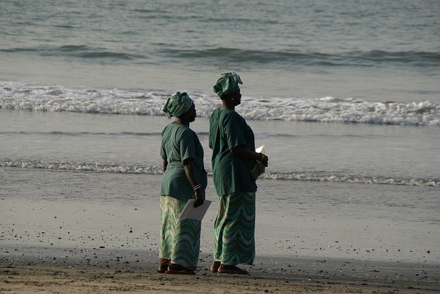 Strand mensen Gambia vakantie