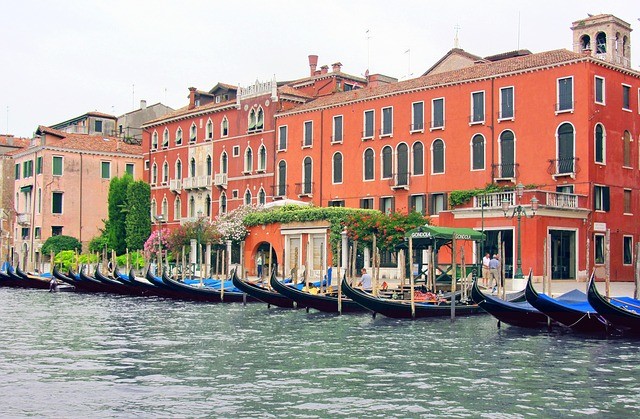 Bootjes kanaal Venetië Italië