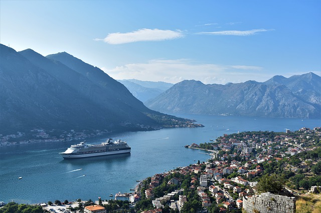 Vakantie Montenegro cruise natuur meer