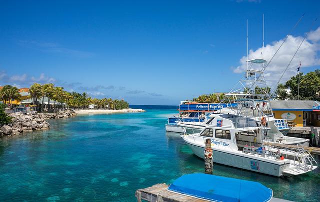 Blauw Baai Curaçao bootjes vakantie