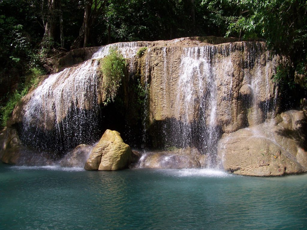 Watervallen Erawan Thailand