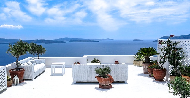 Terras uitzicht op zee eten drinken Griekenland vakantie