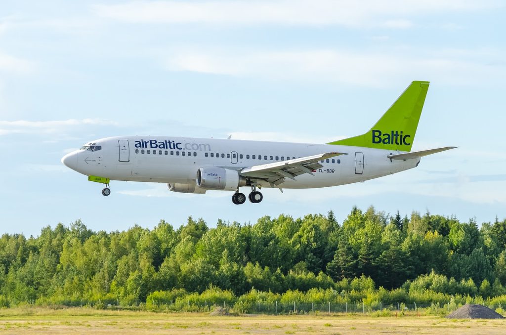 Luchtvaartmaatschappij Air Baltic vliegtuig